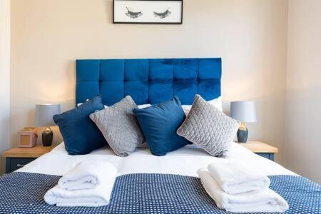 Central, Stunning 2 Bed Apartment With Parking! كامبريدج المظهر الخارجي الصورة